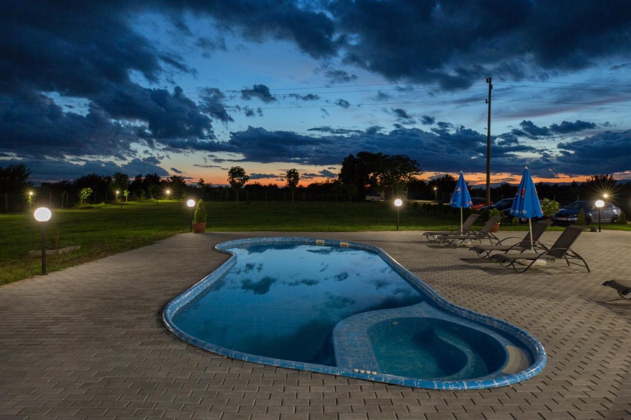 Hotel Sunrise Kalekovets Eksteriør billede